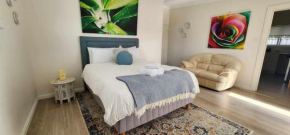 Suncoast 36B Studio a short walk to Wollongong Hospital with parking
